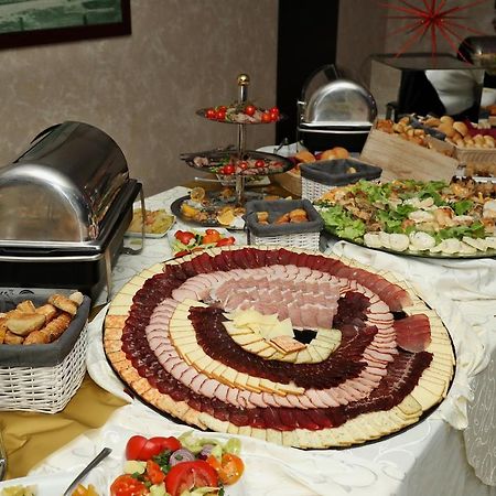Hotel Jezero Bor Bagian luar foto