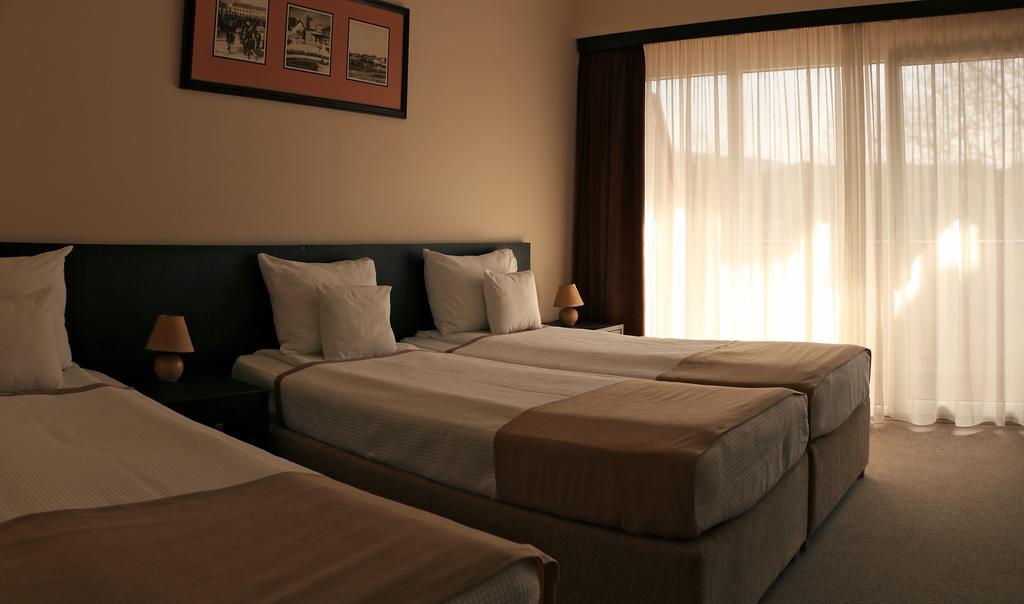 Hotel Jezero Bor Bagian luar foto