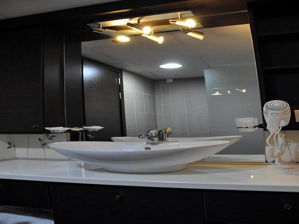 Hotel Jezero Bor Ruang foto