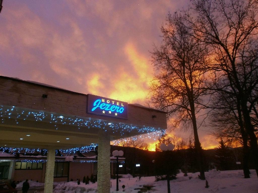 Hotel Jezero Bor Bagian luar foto