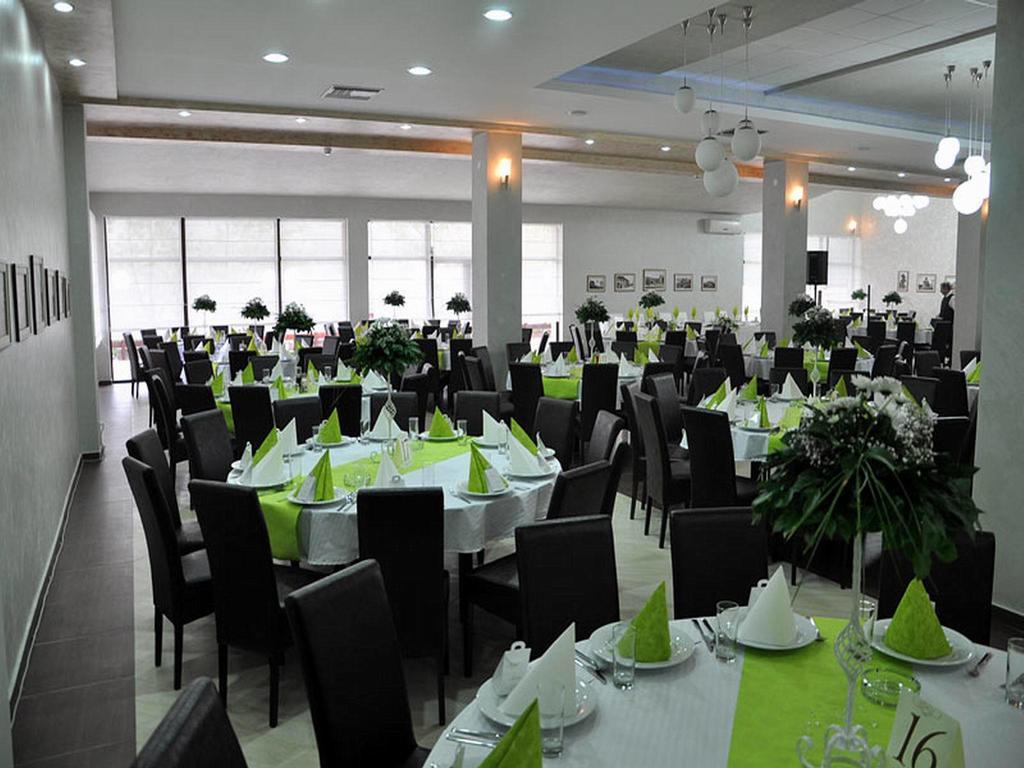 Hotel Jezero Bor Bagian luar foto