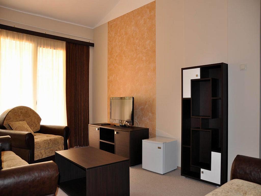 Hotel Jezero Bor Bagian luar foto